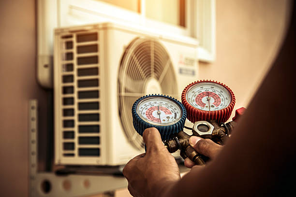 Professional Ac Installation technician working in Gorman, TX